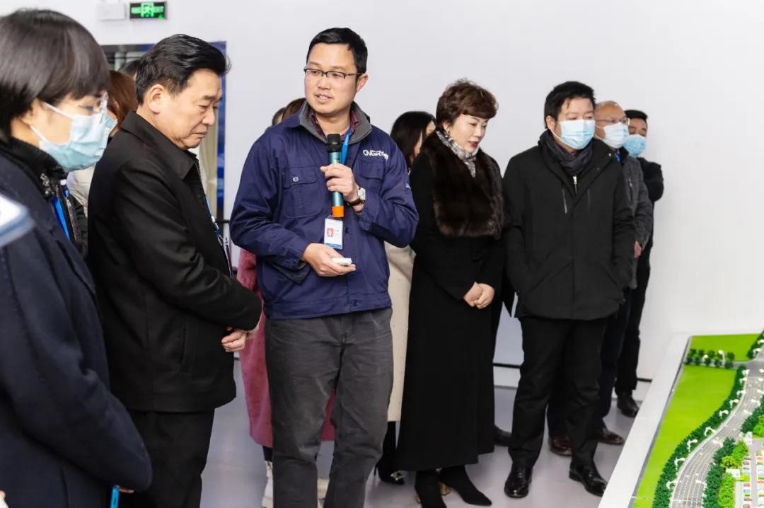 全國、省、市人大代表赴中部產業基地開展會前集中視察工作