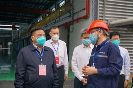 欽州市委書記林冠一行調研南部產業基地生產經營及疫情防控工作情況