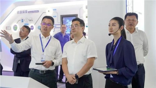 關企共筑“全球化”基石|長沙海關黨委書記、關長沈大為調研中偉股份